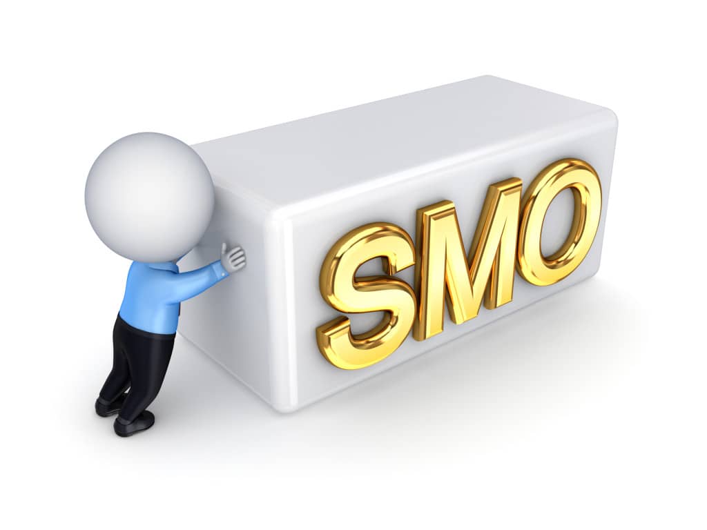 3d small person pushing a word SMO.